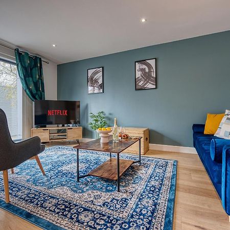 Summer Special Offer!! Cosy, Spacious, Stylish & Modern 2 Bedrooms City Apartment, Prime Location! Sleeps 6, Southampton Ocean Village - By Blue Puffin Stays Exterior foto