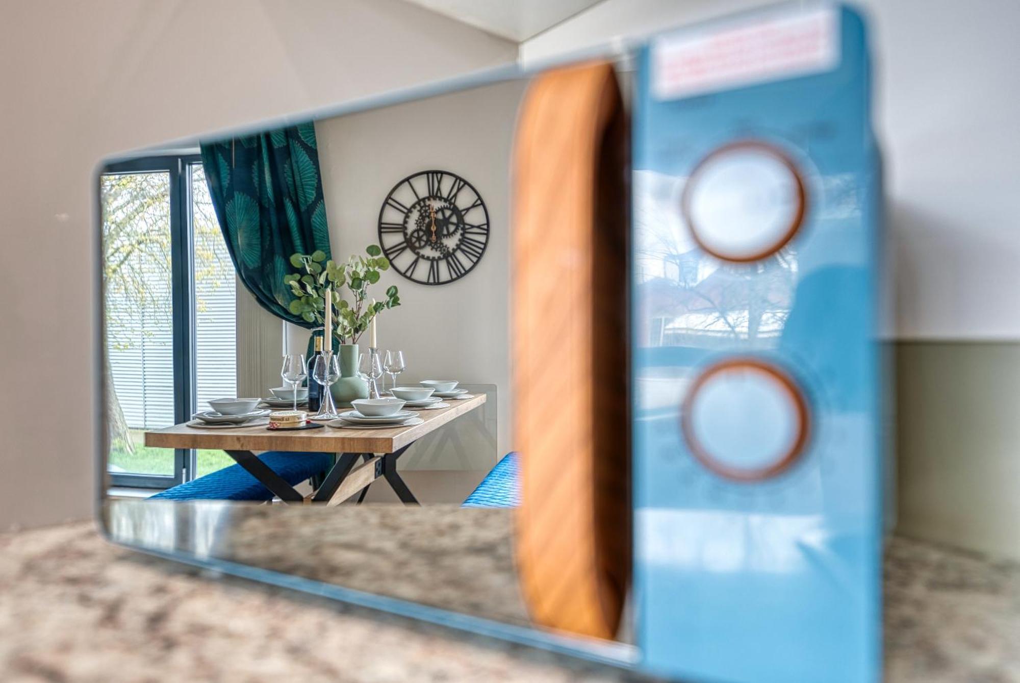 Summer Special Offer!! Cosy, Spacious, Stylish & Modern 2 Bedrooms City Apartment, Prime Location! Sleeps 6, Southampton Ocean Village - By Blue Puffin Stays Exterior foto