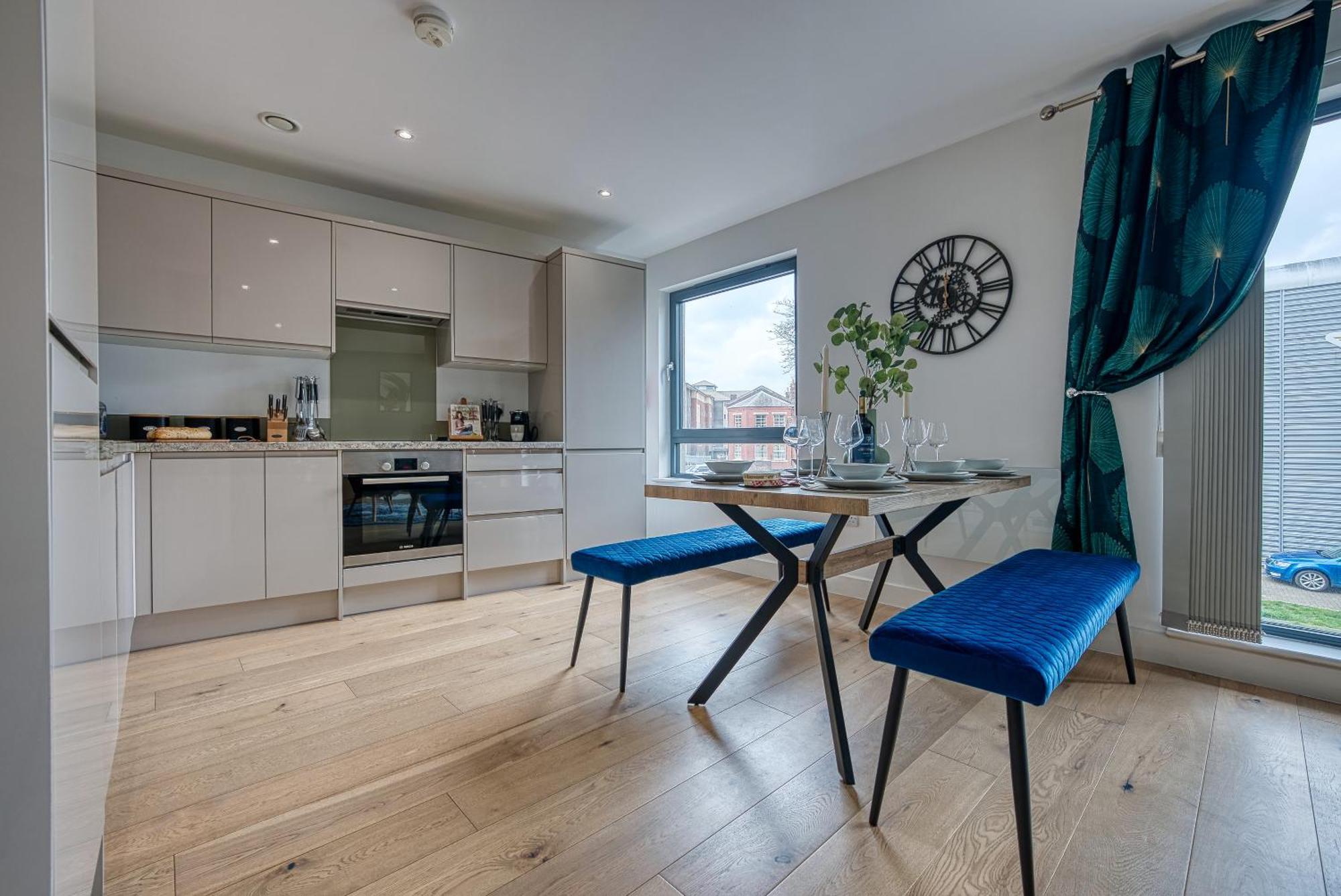 Summer Special Offer!! Cosy, Spacious, Stylish & Modern 2 Bedrooms City Apartment, Prime Location! Sleeps 6, Southampton Ocean Village - By Blue Puffin Stays Exterior foto