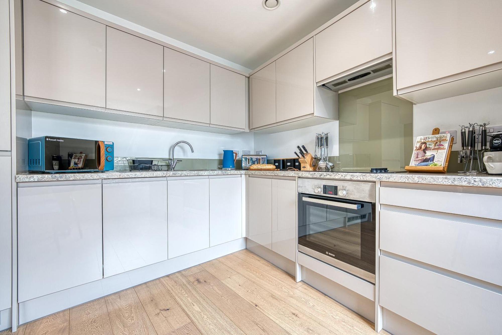 Summer Special Offer!! Cosy, Spacious, Stylish & Modern 2 Bedrooms City Apartment, Prime Location! Sleeps 6, Southampton Ocean Village - By Blue Puffin Stays Exterior foto