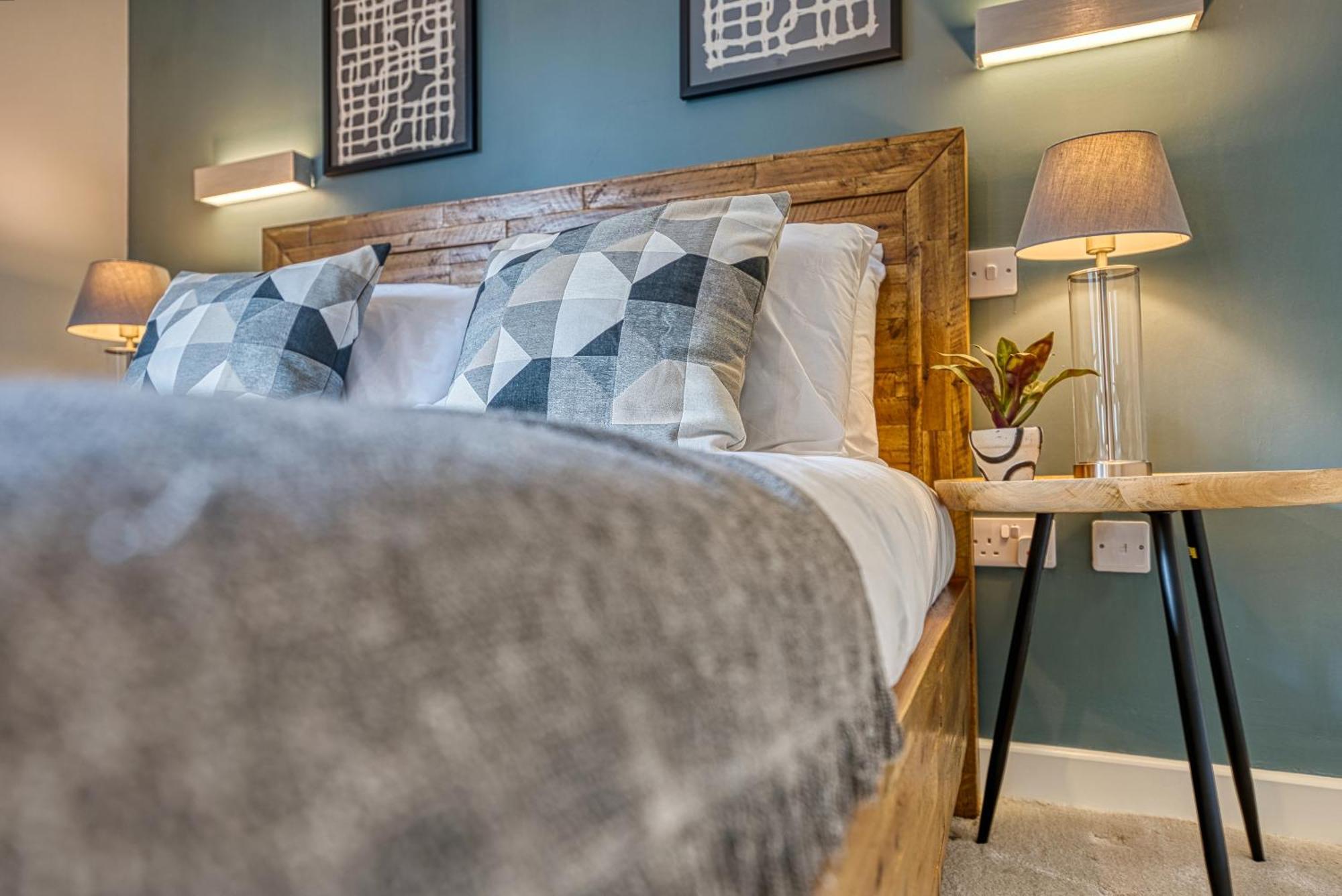 Summer Special Offer!! Cosy, Spacious, Stylish & Modern 2 Bedrooms City Apartment, Prime Location! Sleeps 6, Southampton Ocean Village - By Blue Puffin Stays Exterior foto